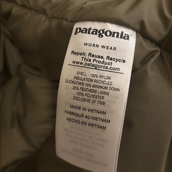 Patagonia bivy down vest with hood. Size large, blue and green. - Picture 6 of 10